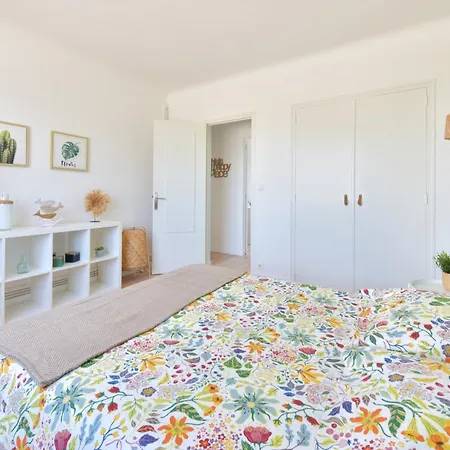 Emissole F3 4 A 6p 2ch Cosy Proche Port 르크로아시